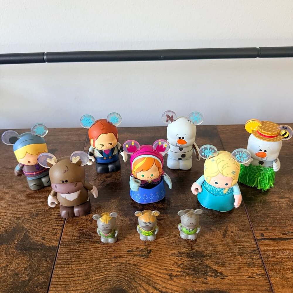 Disney Vinylmation Frozen Series Complete Set with Chaser and Jr. Figures (10)